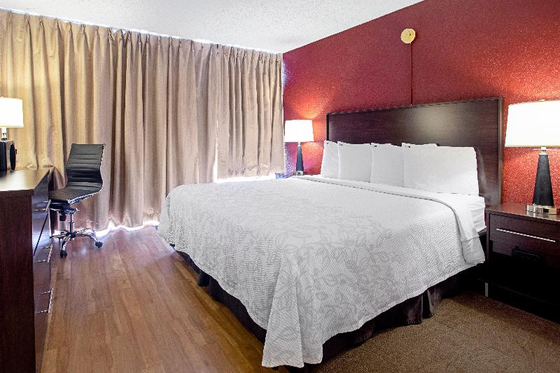 اتاق لوکس با تخت بزرگ, Red Roof Inn Plus+ Wichita East