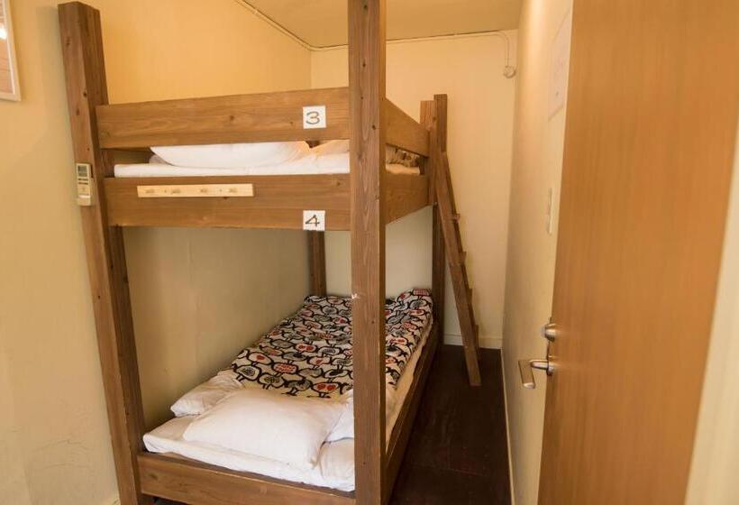 Номер Стандарт Четырехместный Совместный Санузел, Hostel Q