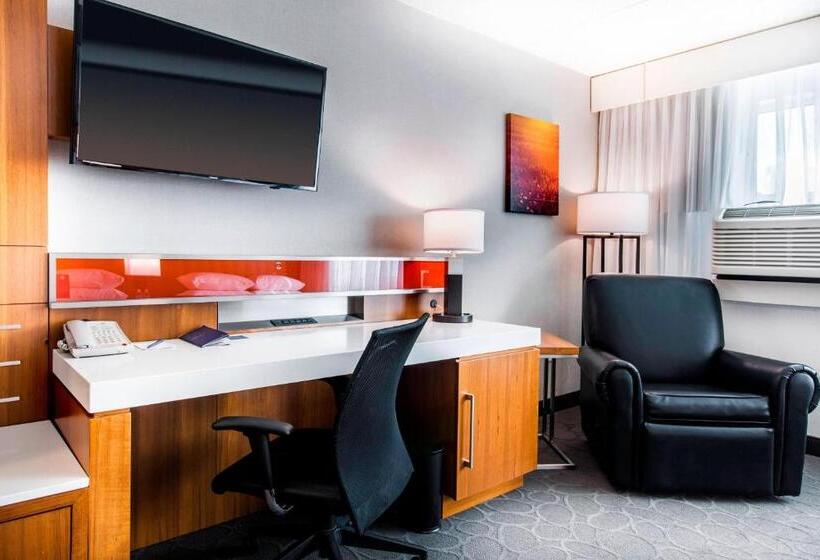 Номер Стандарт 2 Двуспальные Кровати, Delta Hotels By Marriott Fargo