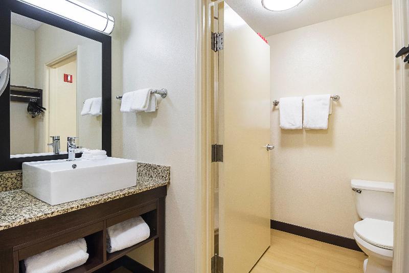 חדר סופריור עם מיטת קינג, Red Roof Inn Plus + Phoenix West