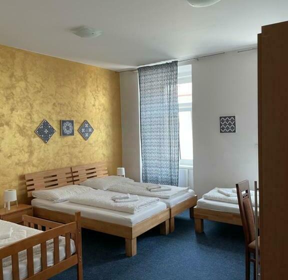 اتاق خانوادگی, Mikulov Inn   Hotel Zeme