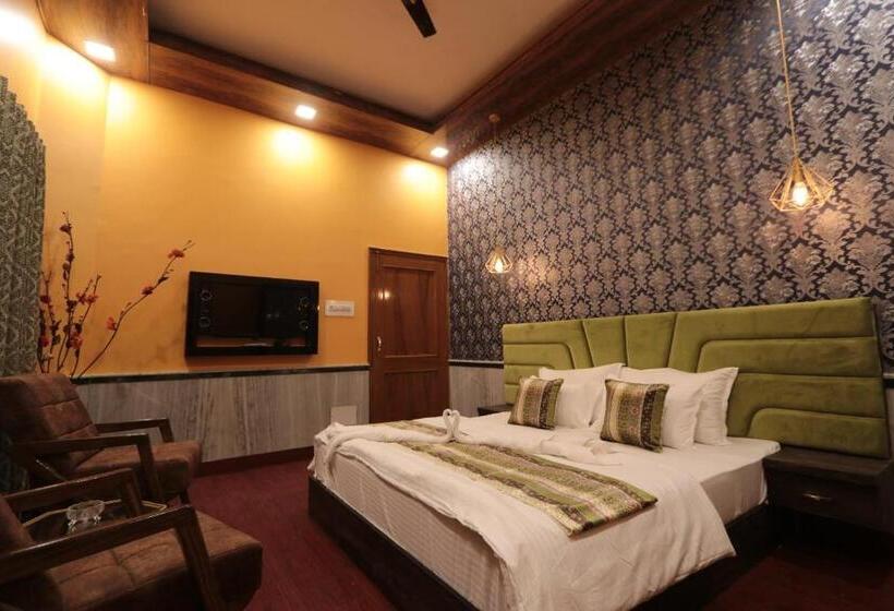 Трежместный Номер Economy, Spot On Nanki Palace