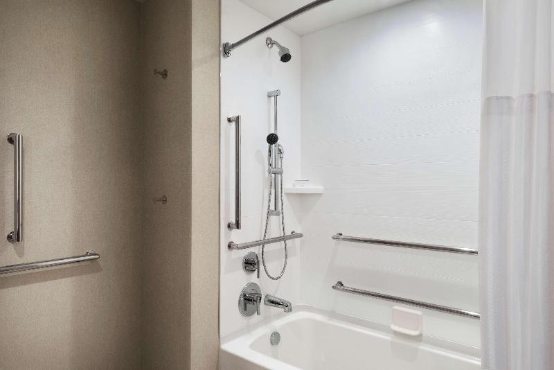 Стандартный Номер Кровать Кинг, Hilton Garden Inn Milwaukee Brookfield Conference Center, Wi