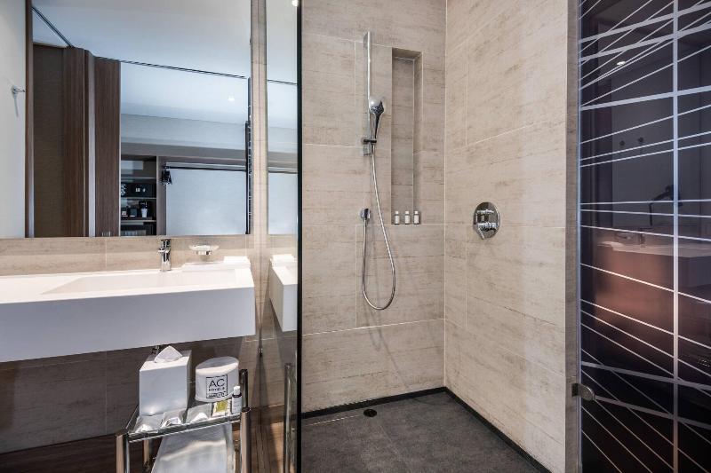 장애인을 위한 킹사이즈 침대 스탠다드 룸, Hilton Garden Inn Milwaukee Brookfield Conference Center, Wi