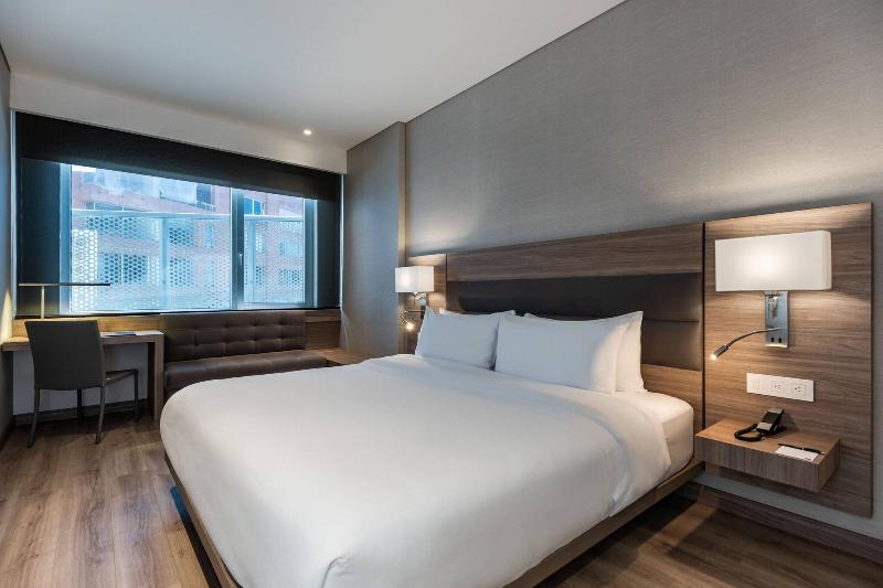 장애인을 위한 킹사이즈 침대 스탠다드 룸, Hilton Garden Inn Milwaukee Brookfield Conference Center, Wi