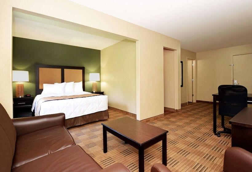 Студия Deluxe, Extended Stay America Suites  Raleigh  Cary  Harrison Ave