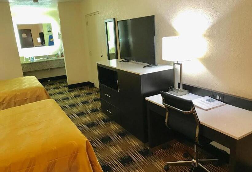 Номер Стандарт, Quality Inn & Suites Mt Chalet