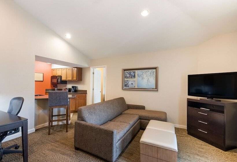 스위트, Sonesta Es Suites Dulles Airport