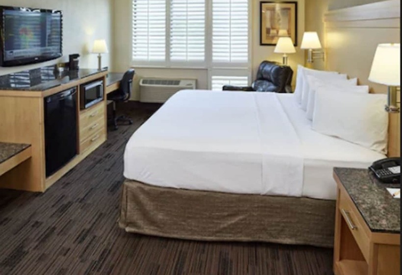 Номер Deluxe, Livinn Hotel St Paul East / Maplewood