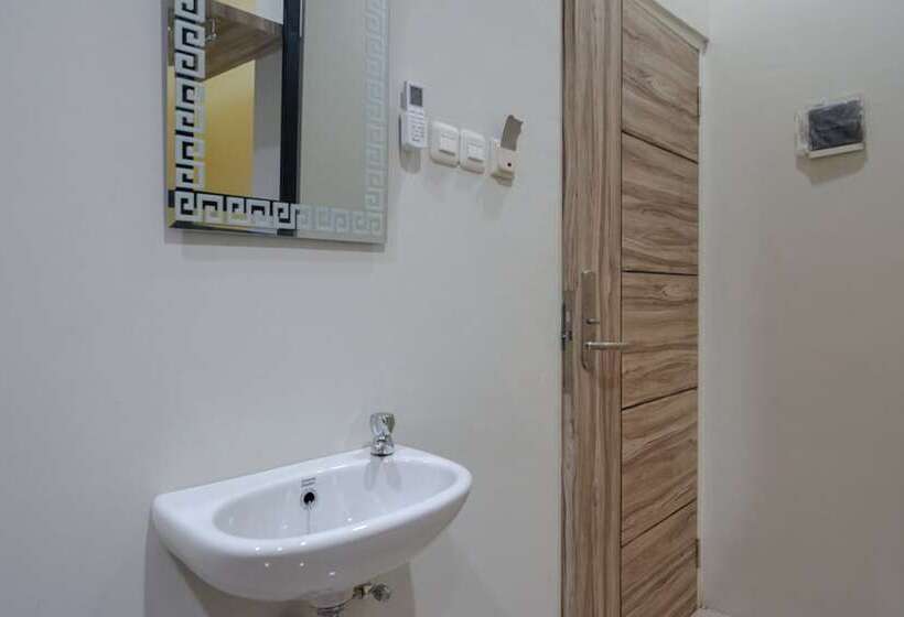 Номер Стандарт, Reddoorz @ Jalan Kartini Semarang