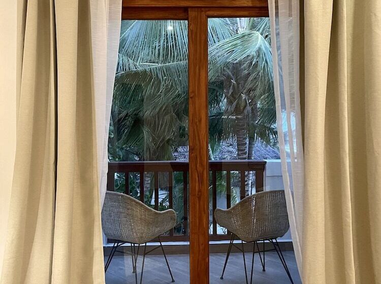 디럭스 룸 측면 바다 전망, Amani Boutique Hotel   Small Luxury Hotels Of The World