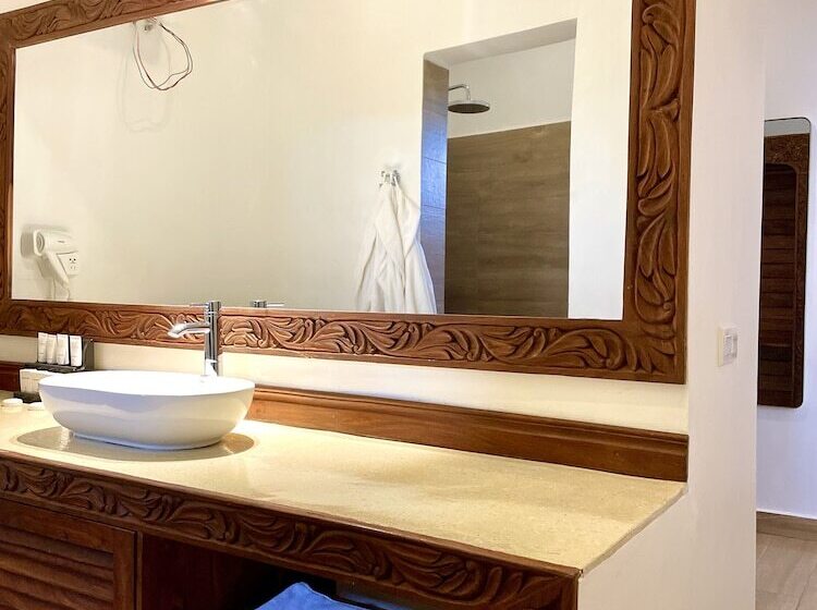 اتاق لوکس با چشم‌انداز دریا, Amani Boutique Hotel   Small Luxury Hotels Of The World