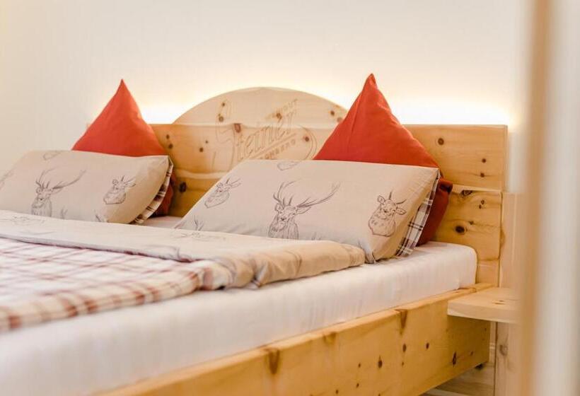 اتاق لوکس, Gästezimmer Steiner