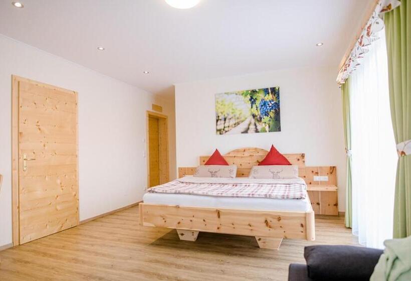 اتاق لوکس, Gästezimmer Steiner
