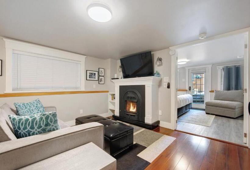 庭の見える１ベッドルームアパートメント, The Ivy On Parker Guest House