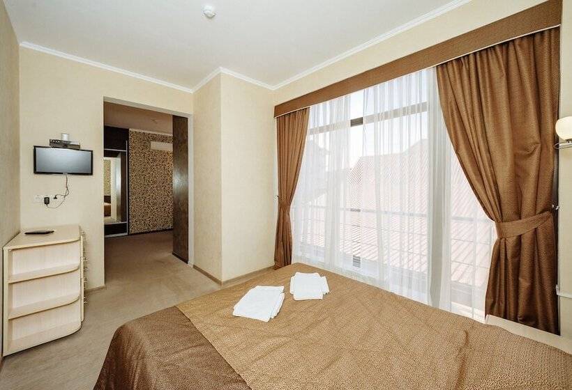 小型套房, Bliss House