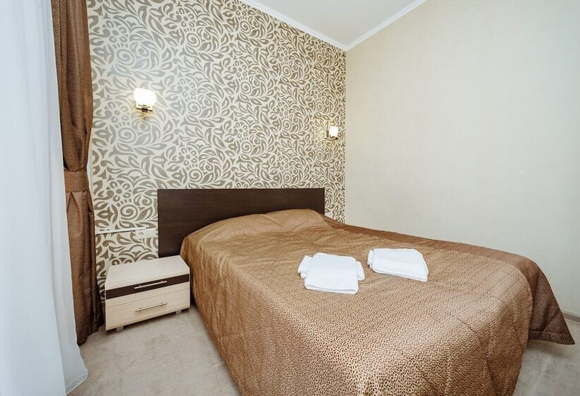 小型套房, Bliss House