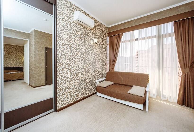 小型套房, Bliss House