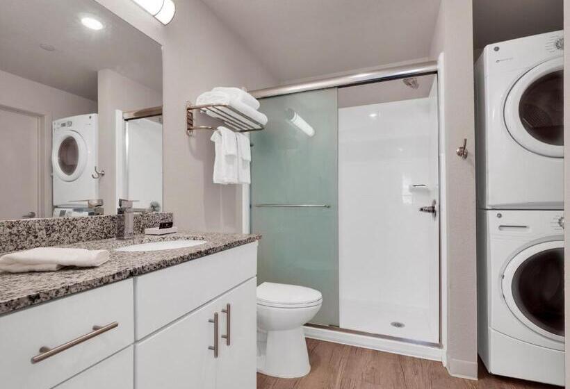 발코니가 있는 스위트, Waterwalk Extended Stay By Wyndham Raleigh   Rtp