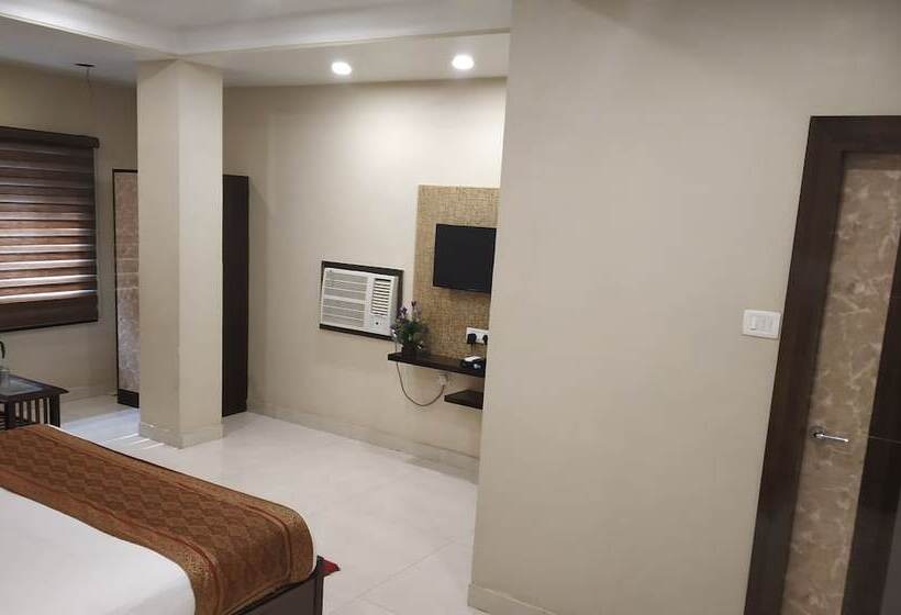 اتاق لوکس, Aadesh Palace