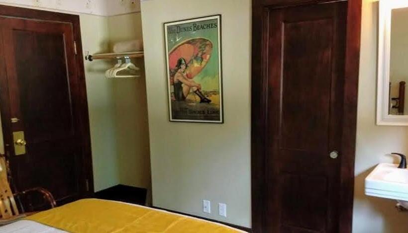 Номер Стандарт, Gordon Beach Inn