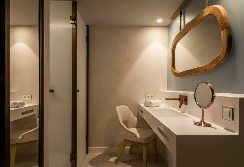 Люкс с Бассейном, Lago Resort Menorca  Suites Del Lago Adults Only