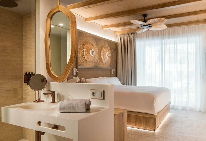 Номер Стандарт с Гидромассажем, Lago Resort Menorca  Suites Del Lago Adults Only