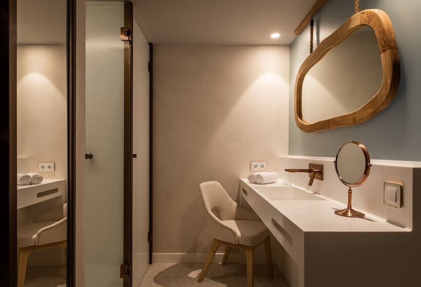 Люкс с Бассейном, Lago Resort Menorca  Suites Del Lago Adults Only