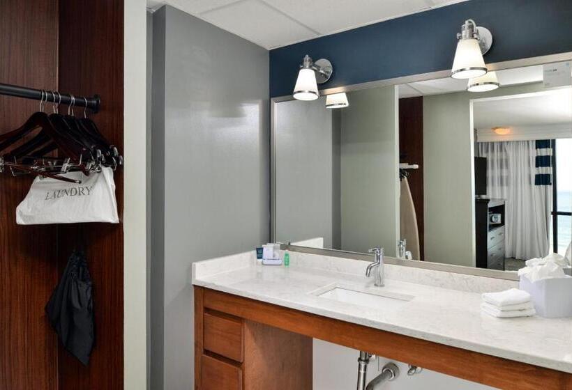 스위트 킹사이즈 침대, Four Points By Sheraton Virginia Beach Oceanfront