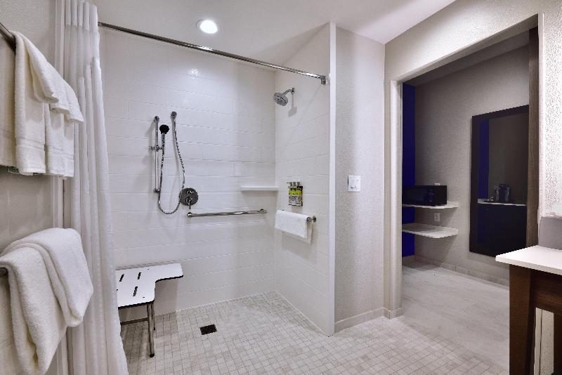 Люкс Кровать Кинг, Holiday Inn Express & Suites Spring   Woodlands Area, An Ihg