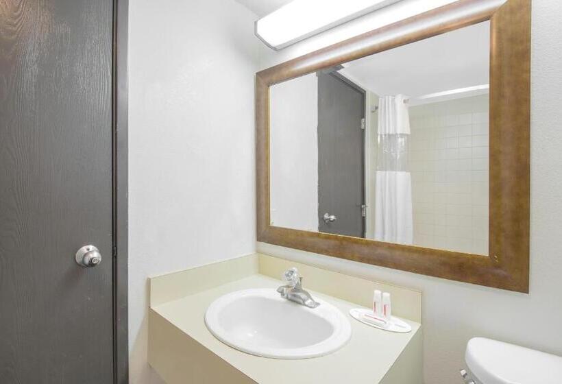 Номер Стандарт, Skylight Inn Willoughby   Cleveland Mentor