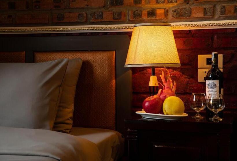 اتاق استاندارد سه تخته با چشم‌انداز باغ, Catba Spring Homestay