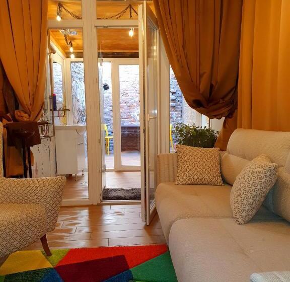 استودیوی سوپریور, Boutique Guest House Yes For You