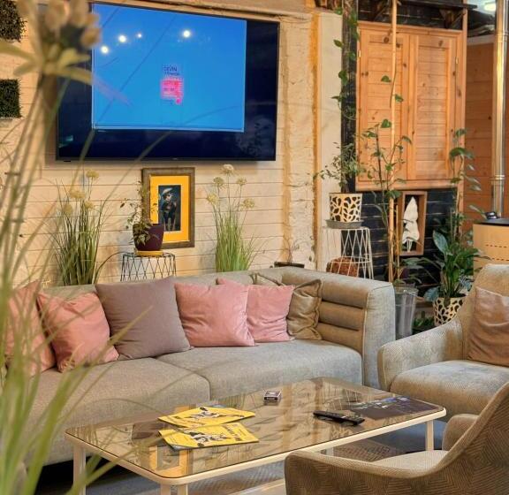 سوییت لوکس, Boutique Guest House Yes For You