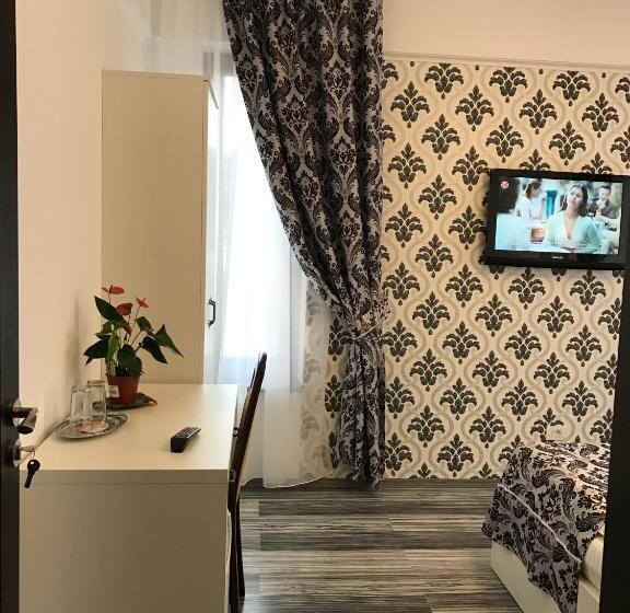 اتاق استاندارد با بالکن, Restaurant Ayan Piatra Neamt