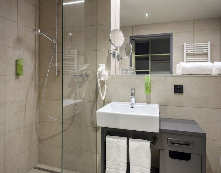 Номер Стандарт Трехместный, Jufa Hotel Laterns   Klangholzhus