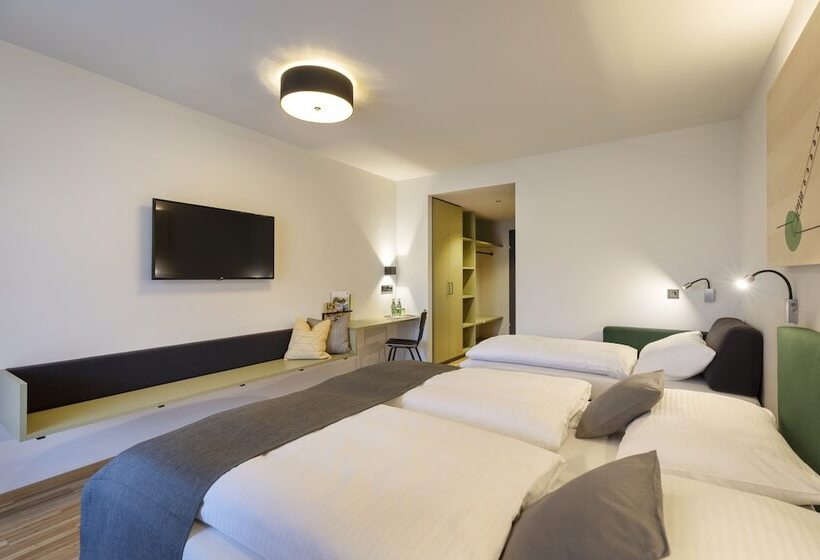Номер Стандарт Трехместный, Jufa Hotel Laterns   Klangholzhus