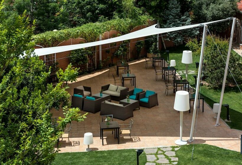اتاق خانوادگی, Rafaelhoteles Atocha
