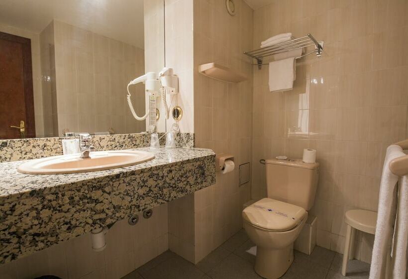 Habitación Cuádruple Estándar, Cervol by Nexta
