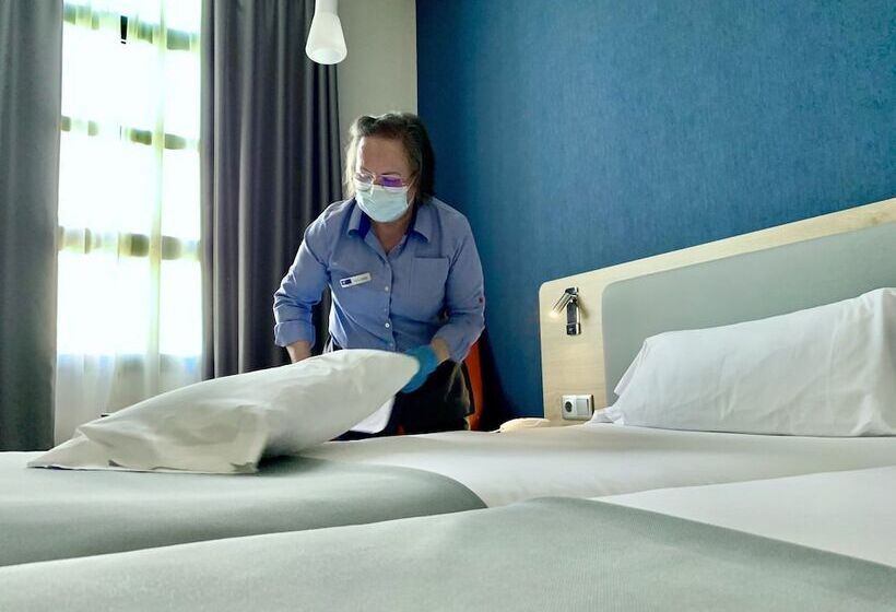 اتاق استاندارد, Holiday Inn Express Ciudad De Las Ciencias, An Ihg