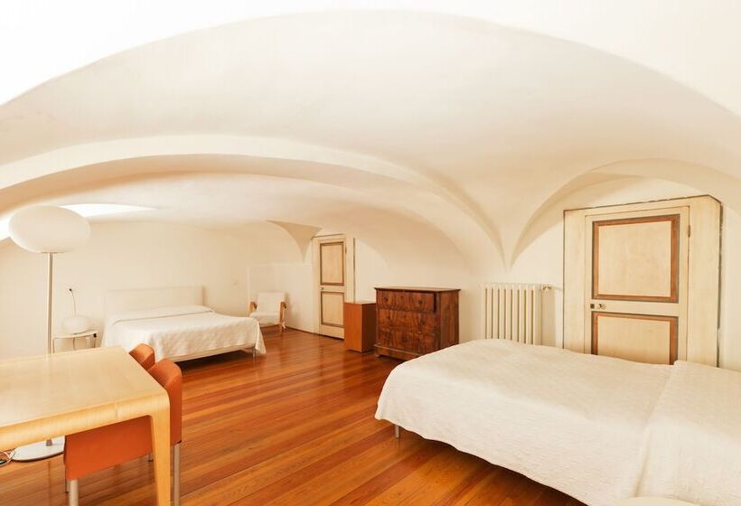 Standard Neljän Hengen Huone, Palazzo Cicala