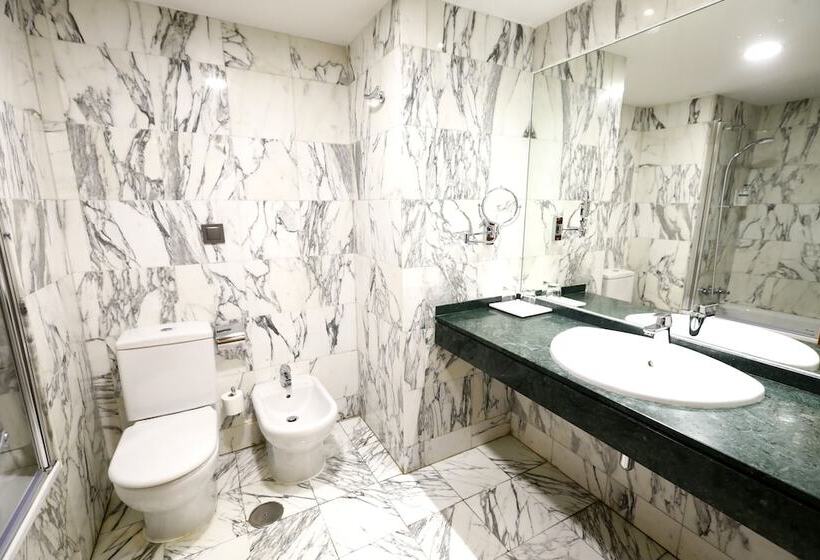 Номер Стандарт, Travelodge Madrid Coslada Airport