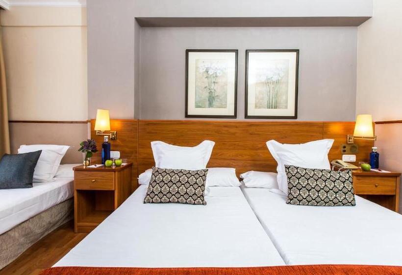 اتاق راحتی سه تخته, Leonardo Hotel Granada