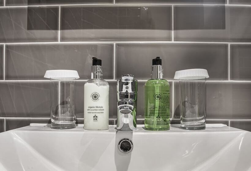 Номер Superior, The Tudor House Hotel, Tewkesbury, Gloucestershire