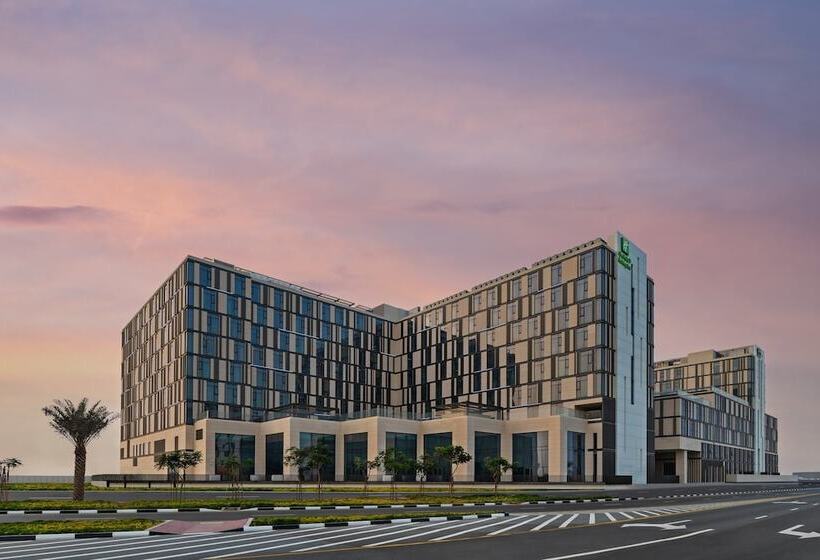Номер Премиум, Holiday Inn Dubai Al Maktoum Airport, An Ihg