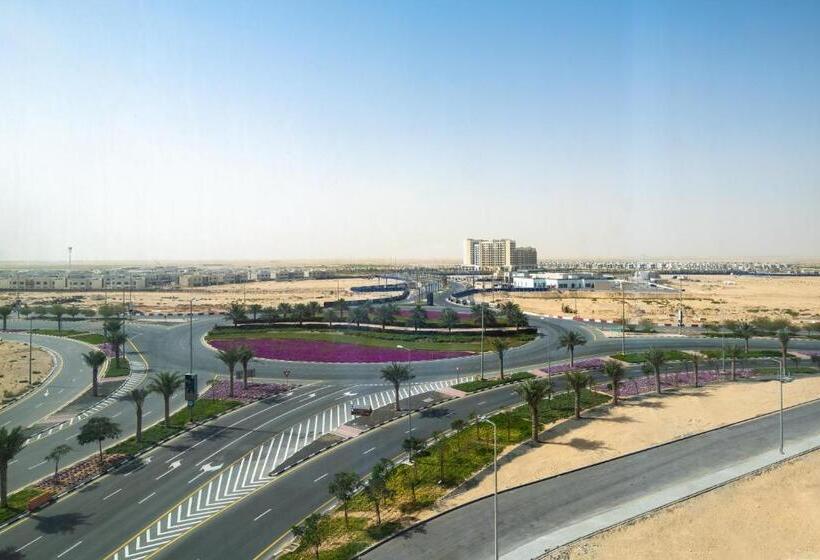 Люкс Кровать Кинг, Holiday Inn Dubai Al Maktoum Airport, An Ihg