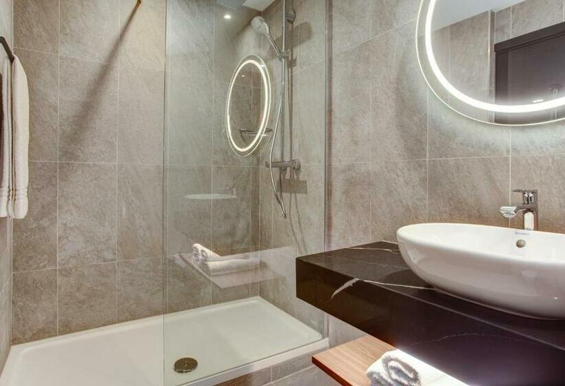 이그제큐티브 룸, Radisson Red  London Heathrow