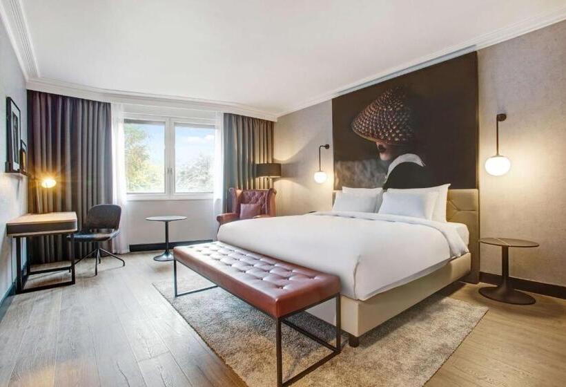 이그제큐티브 룸, Radisson Red  London Heathrow