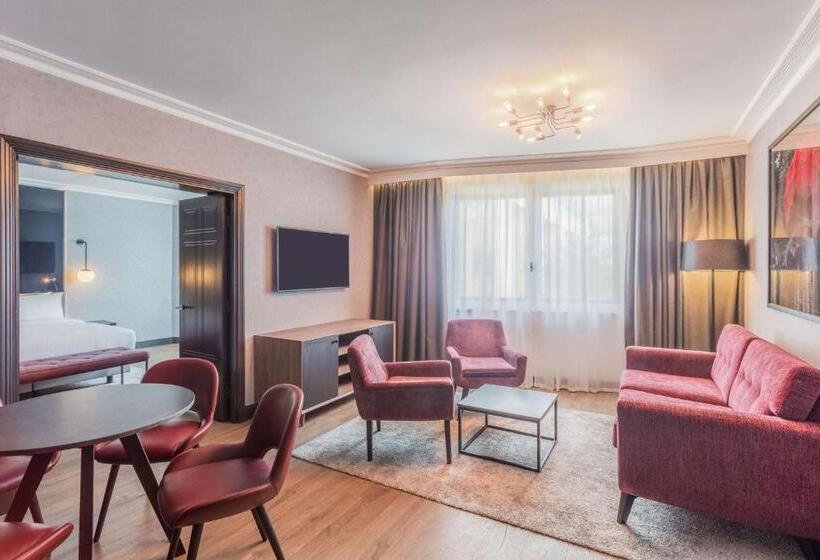 이그제큐티브 스위트, Radisson Red  London Heathrow