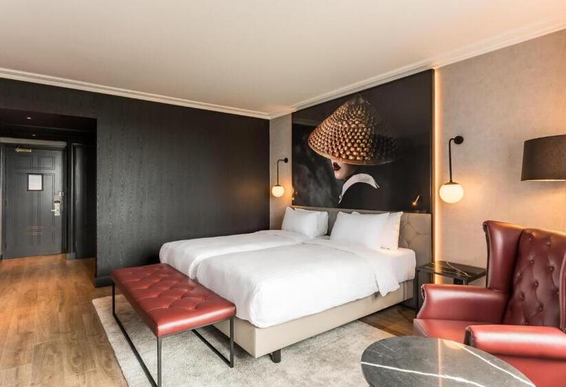 패밀리 룸, Radisson Red  London Heathrow